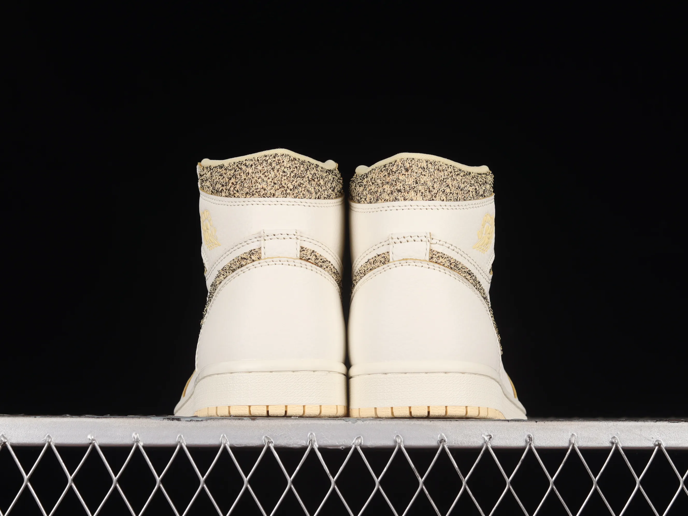 All categories Air Jordan Jordan series basketball shoes Air Jordan 1 High Air Jordan 1 High OG "Vibrations of Naija" AJ1 Qiao 1 Xiaoxiangfeng high-top basketball shoes FD8631-100
